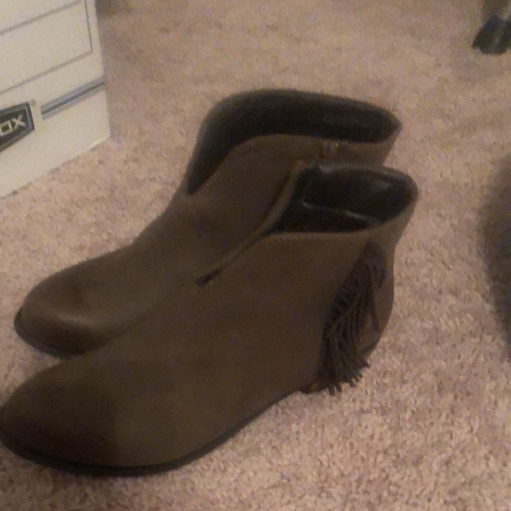 NEVER WORN BOOTS